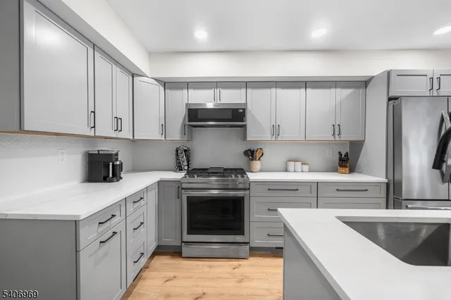 $595,000 | 31 Angela Way, Berkeley Heights, NJ 07922