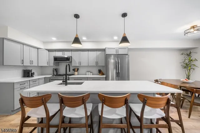 $595,000 | 31 Angela Way, Berkeley Heights, NJ 07922