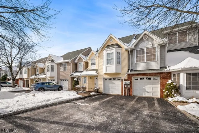 $595,000 | 31 Angela Way, Berkeley Heights, NJ 07922