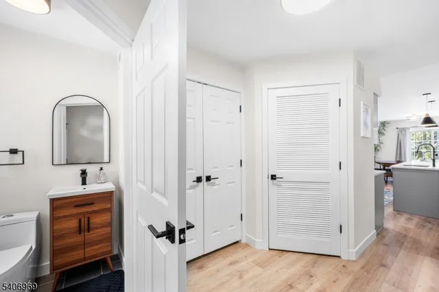 $595,000 | 31 Angela Way, Berkeley Heights, NJ 07922