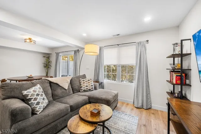 $595,000 | 31 Angela Way, Berkeley Heights, NJ 07922