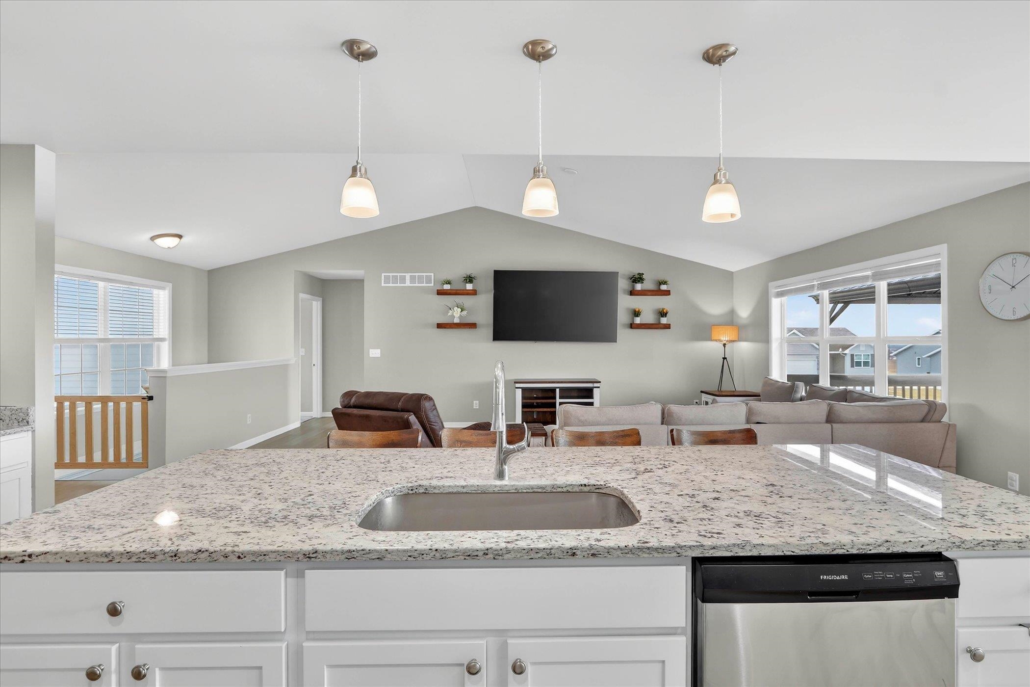 3709 Prairie Falcon Pass Beloit, WI 53511 - Photo 20 of 54