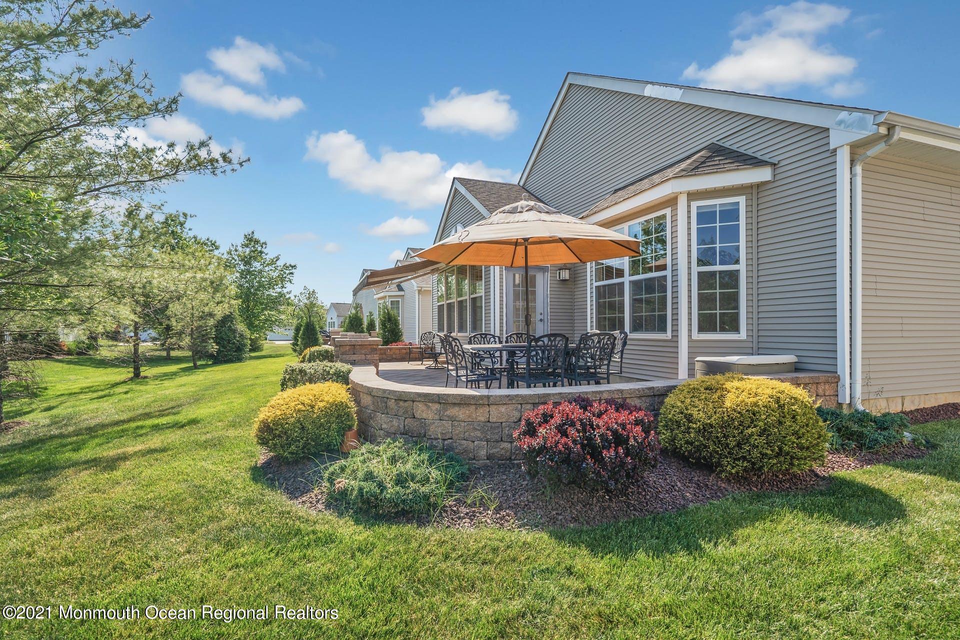 28 Hartack Road Manalapan, NJ 07726 - Photo 13 of 81 043-383685-210521-00671-130_10225625