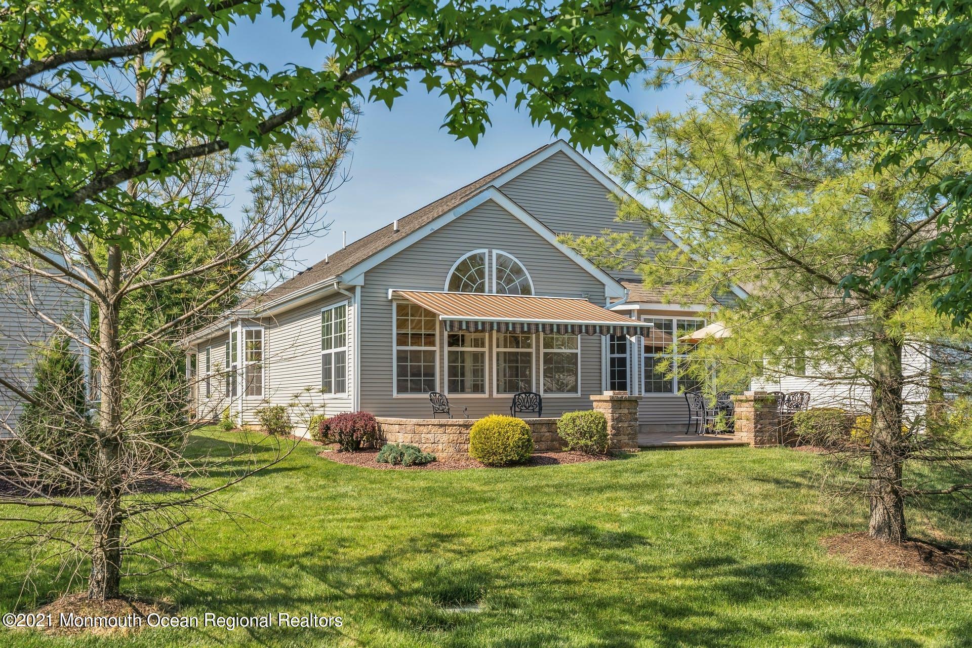 28 Hartack Road Manalapan, NJ 07726 - Photo 3 of 81 041-383685-210521-00665-124_10225623