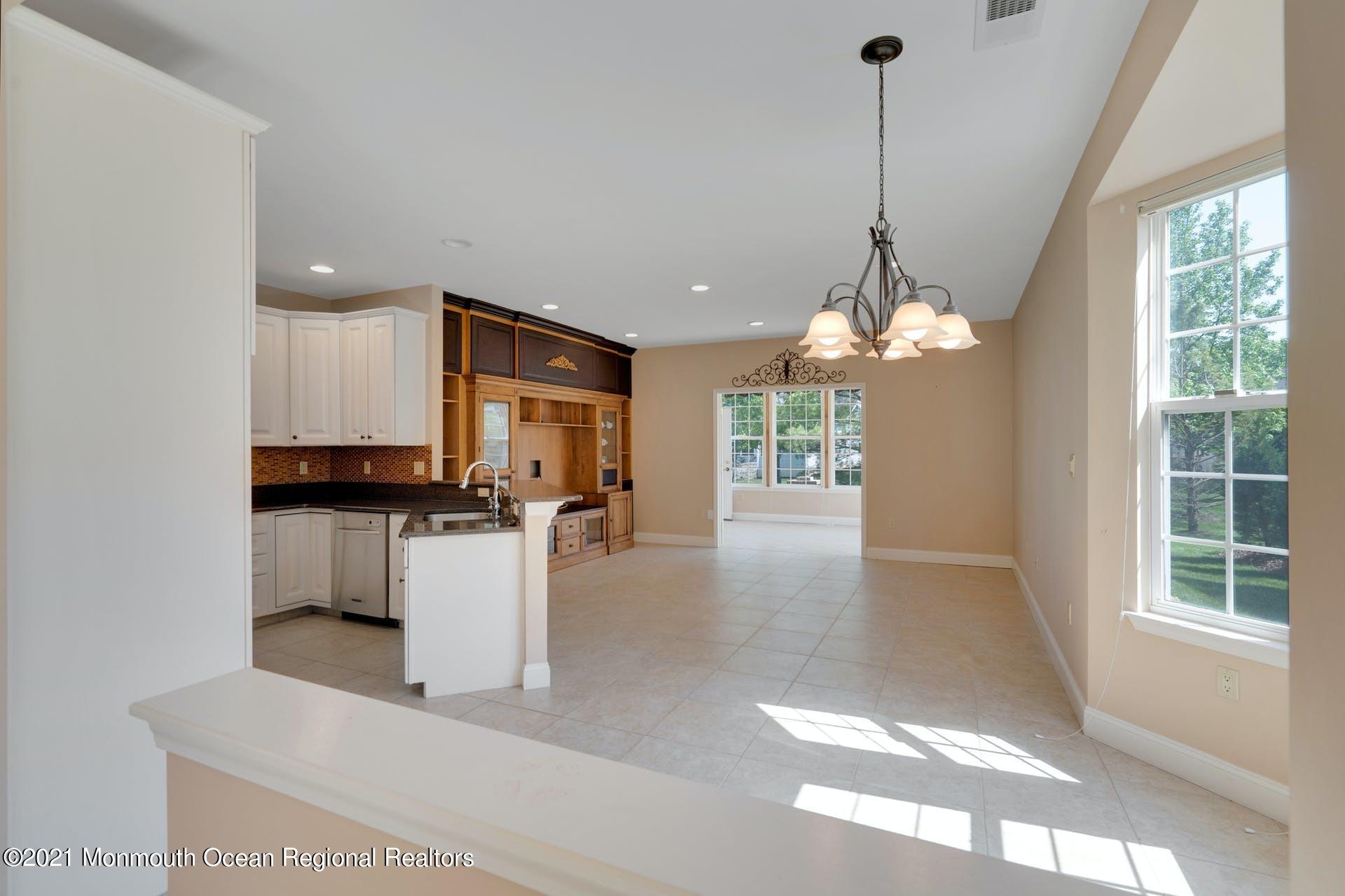 28 Hartack Road Manalapan, NJ 07726 - Photo 23 of 81 015-383685-210521-00532-40_10225575