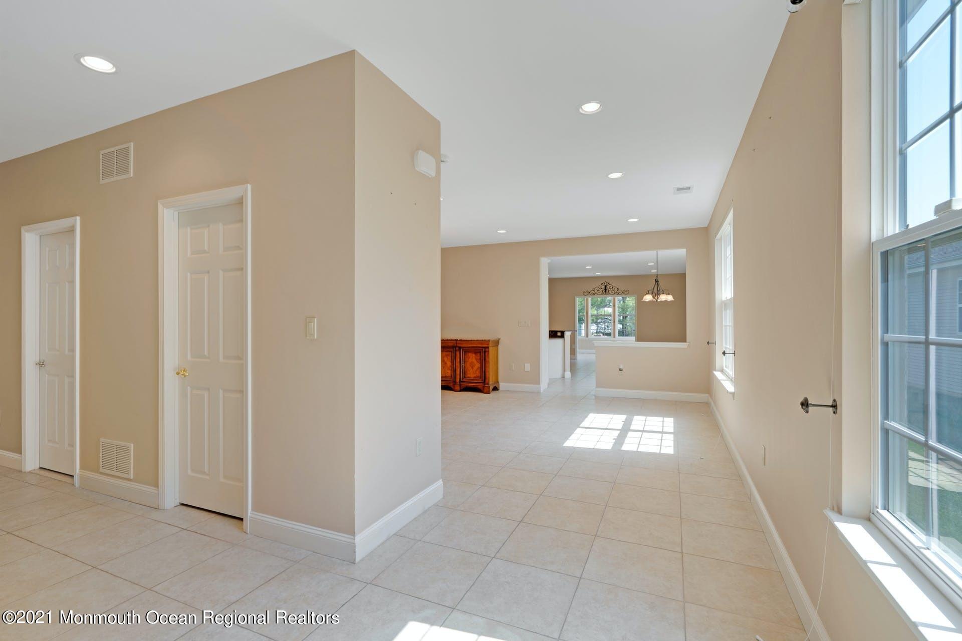28 Hartack Road Manalapan, NJ 07726 - Photo 24 of 81 016-383685-210521-00511-19_10225555