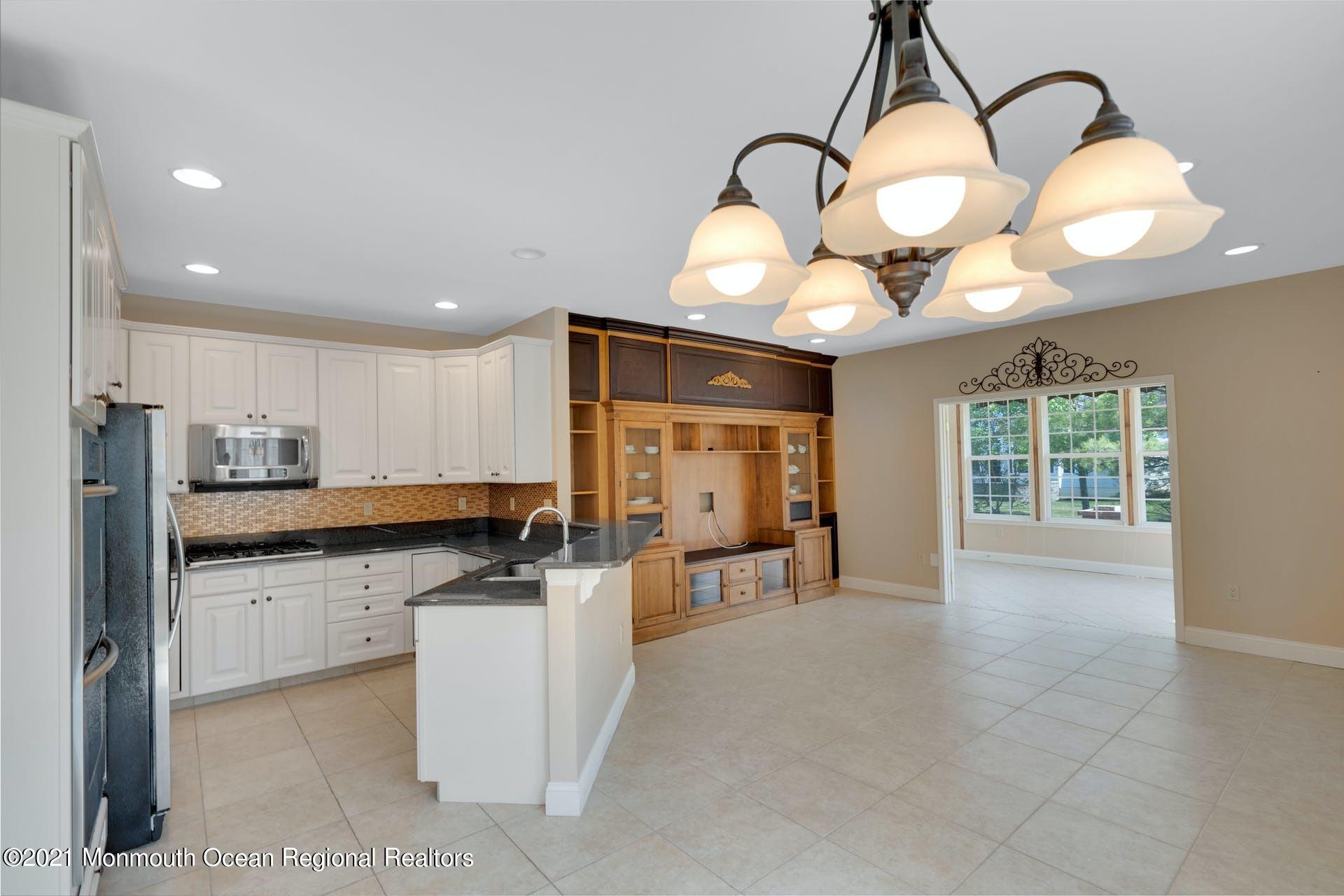 28 Hartack Road Manalapan, NJ 07726 - Photo 26 of 81 003-383685-210521-00565-54_10225589