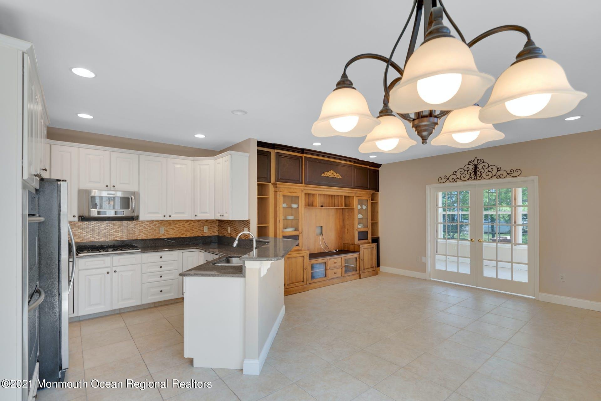28 Hartack Road Manalapan, NJ 07726 - Photo 27 of 81 004-383685-210521-00571-58_10225591