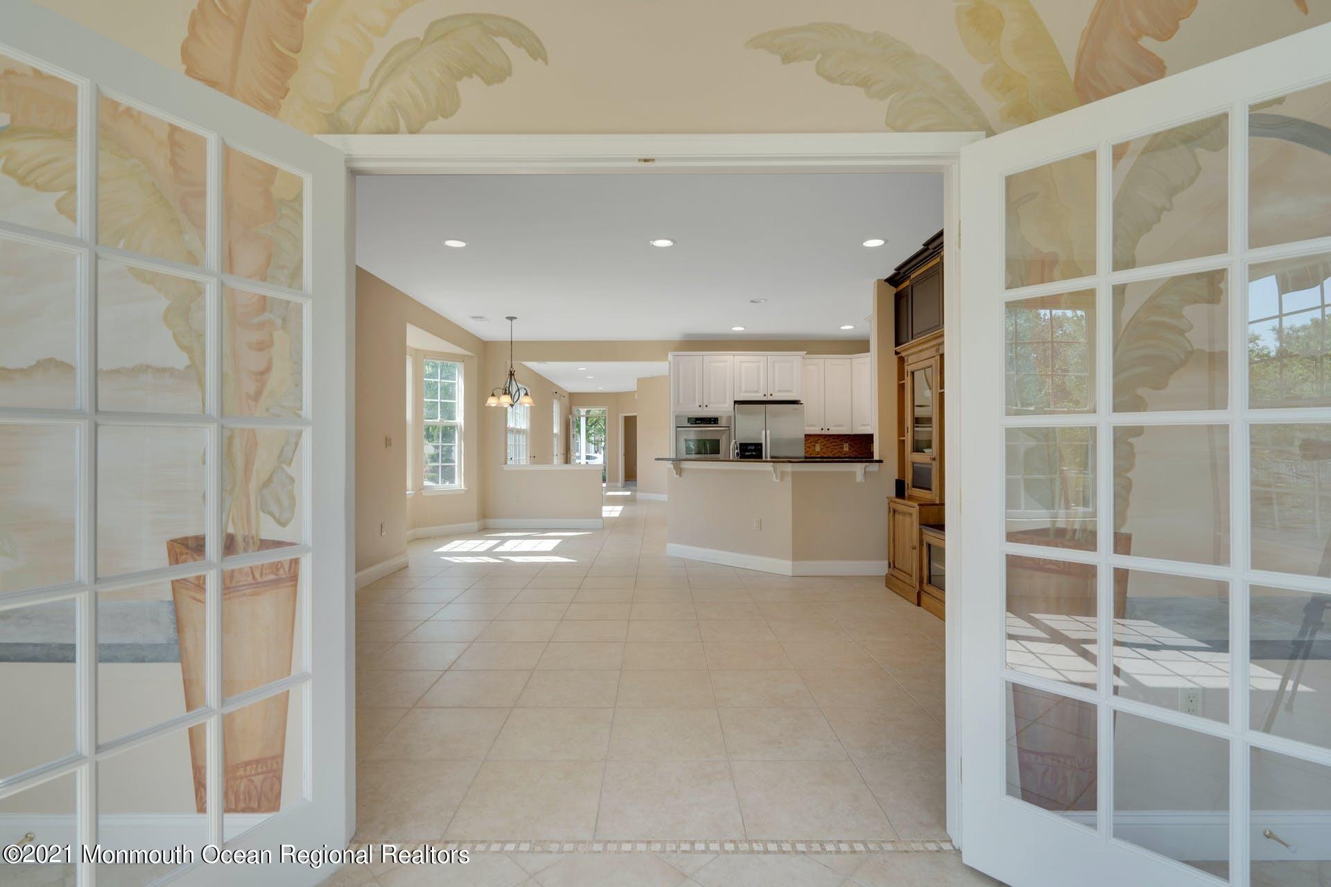 28 Hartack Road Manalapan, NJ 07726 - Photo 31 of 81 033-383685-210521-00619-96_10225611