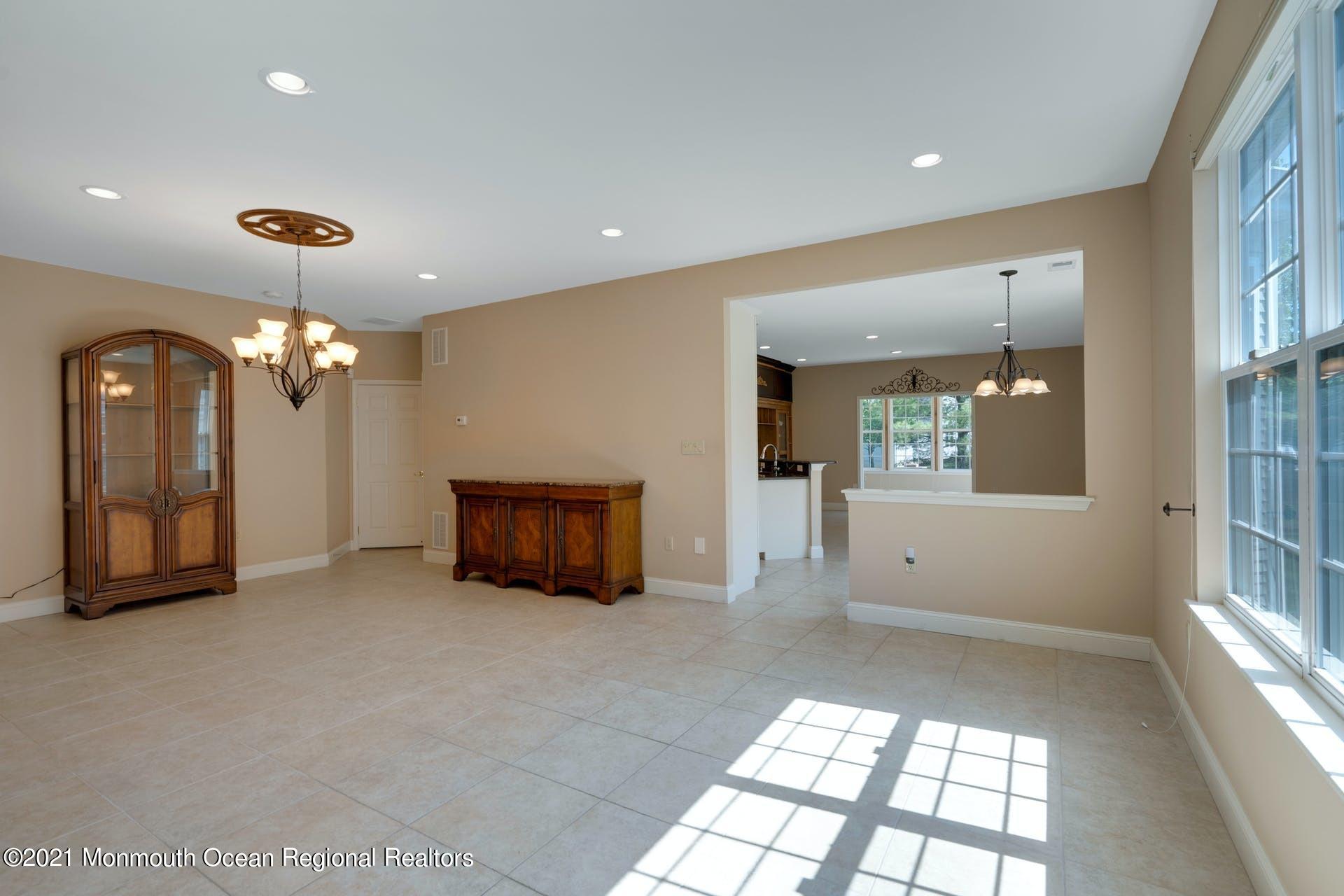 28 Hartack Road Manalapan, NJ 07726 - Photo 32 of 81 005-383685-210521-00514-22_10225558