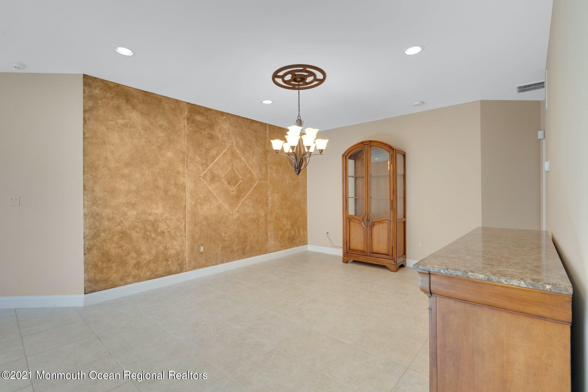 28 Hartack Road Manalapan, NJ 07726 - Photo 35 of 81 009-383685-210521-00523-31_10225566