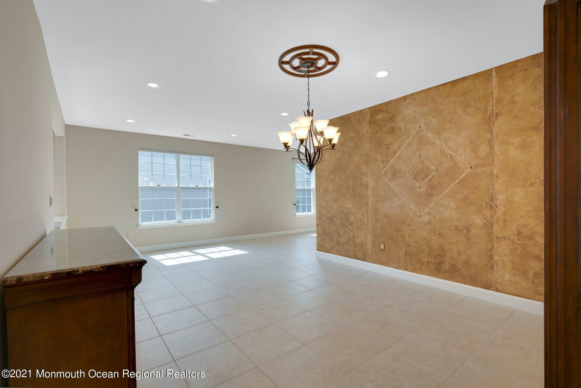 28 Hartack Road Manalapan, NJ 07726 - Photo 37 of 81 013-383685-210521-00526-34_10225569