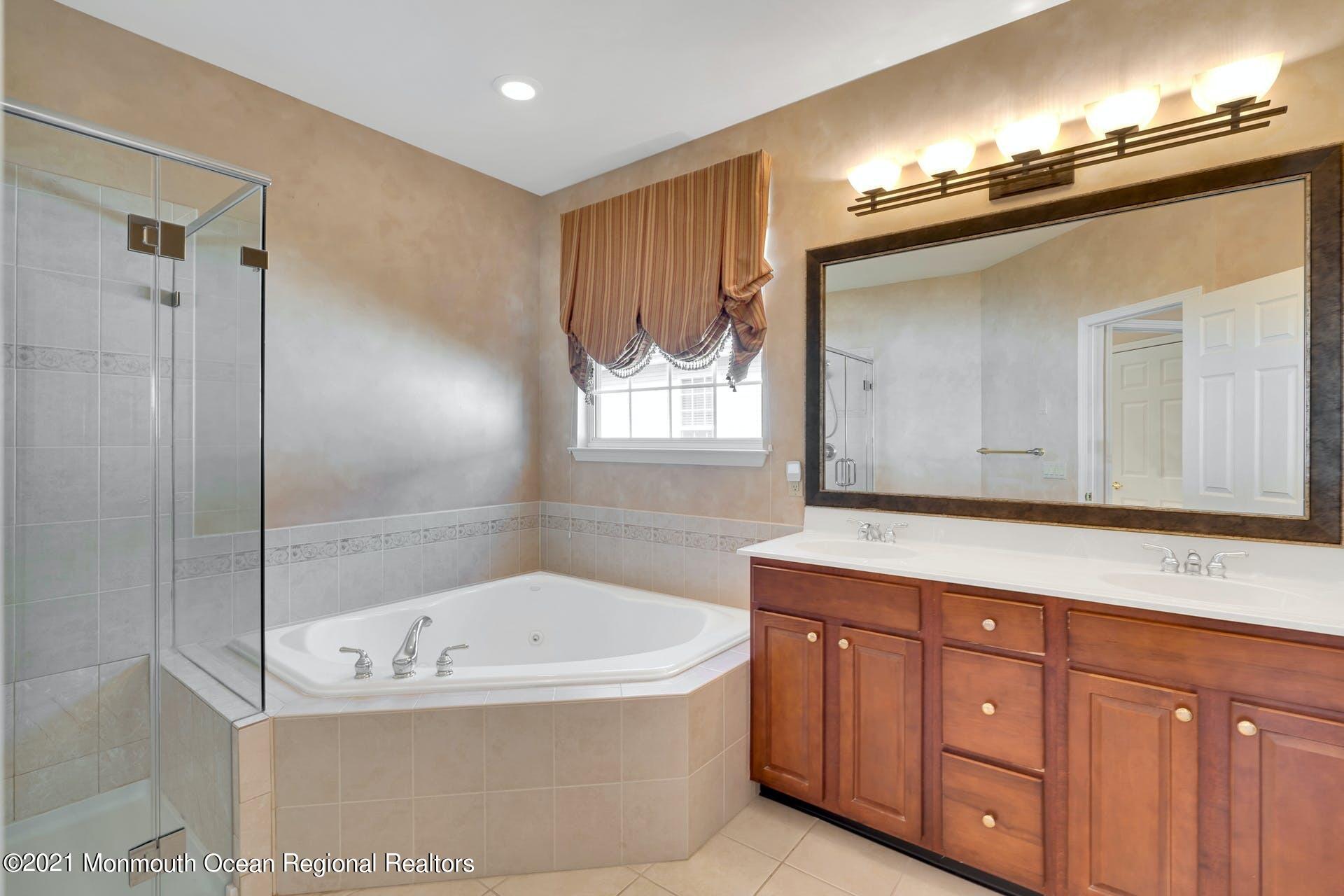 28 Hartack Road Manalapan, NJ 07726 - Photo 42 of 81 029-383685-210521-00685-135_10225627