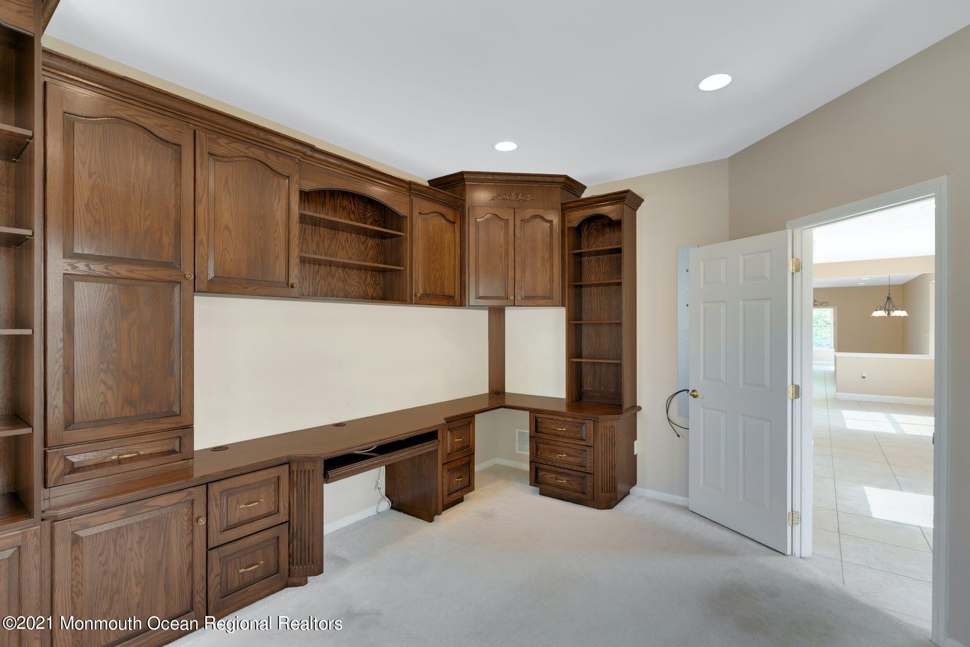 28 Hartack Road Manalapan, NJ 07726 - Photo 45 of 81 023-383685-210521-00544-44_10225581