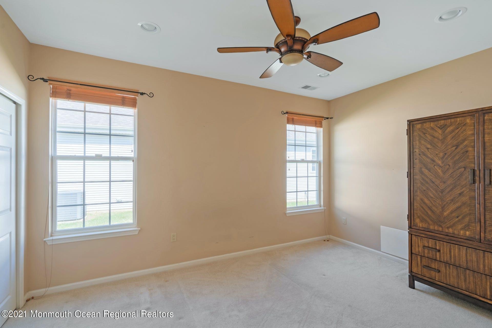 28 Hartack Road Manalapan, NJ 07726 - Photo 47 of 81 017-383685-210521-00556-HDR-53_10225587
