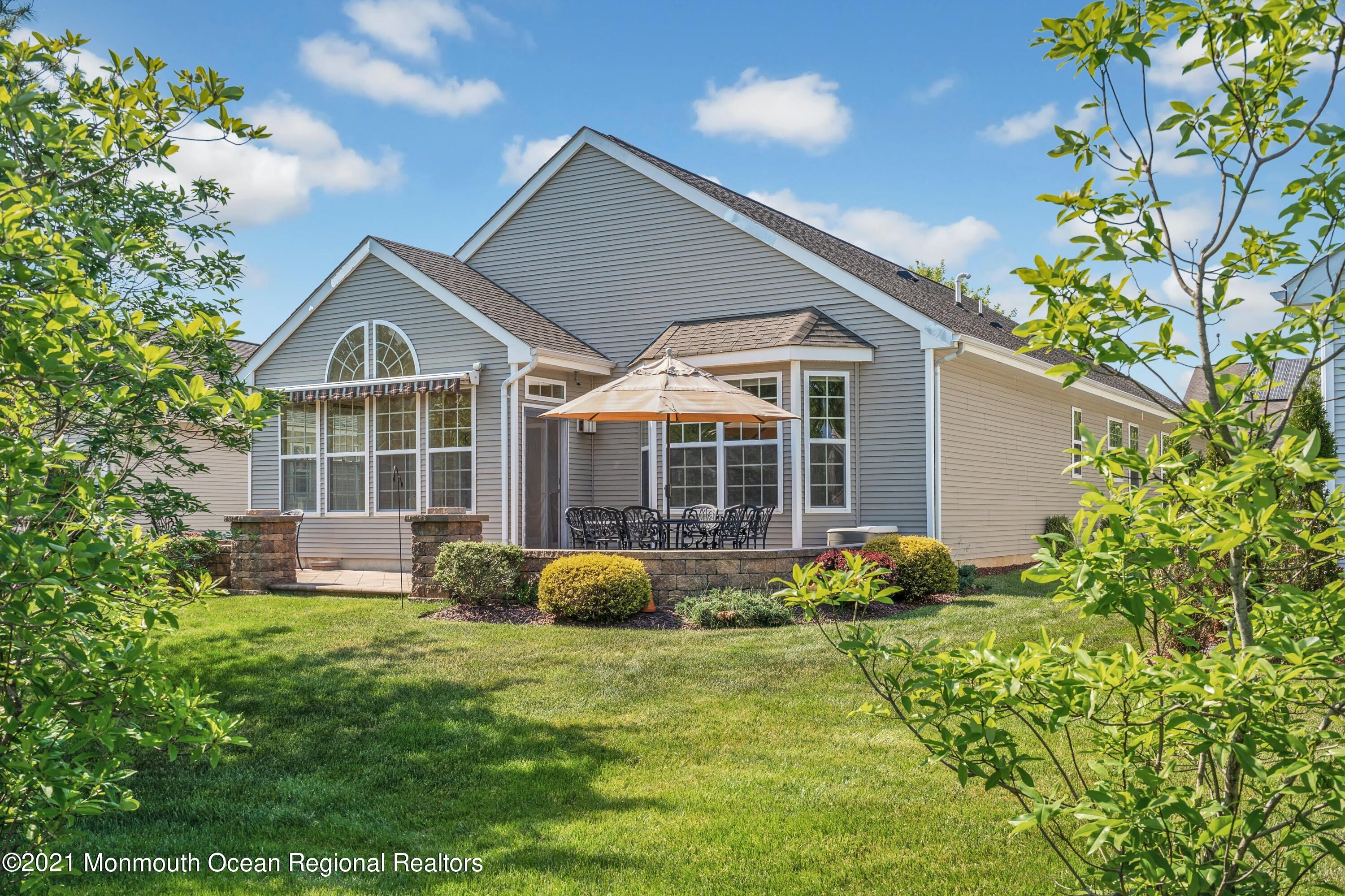 28 Hartack Road Manalapan, NJ 07726 - Photo 6 of 81 004-383685-210521-00659-118_10225621