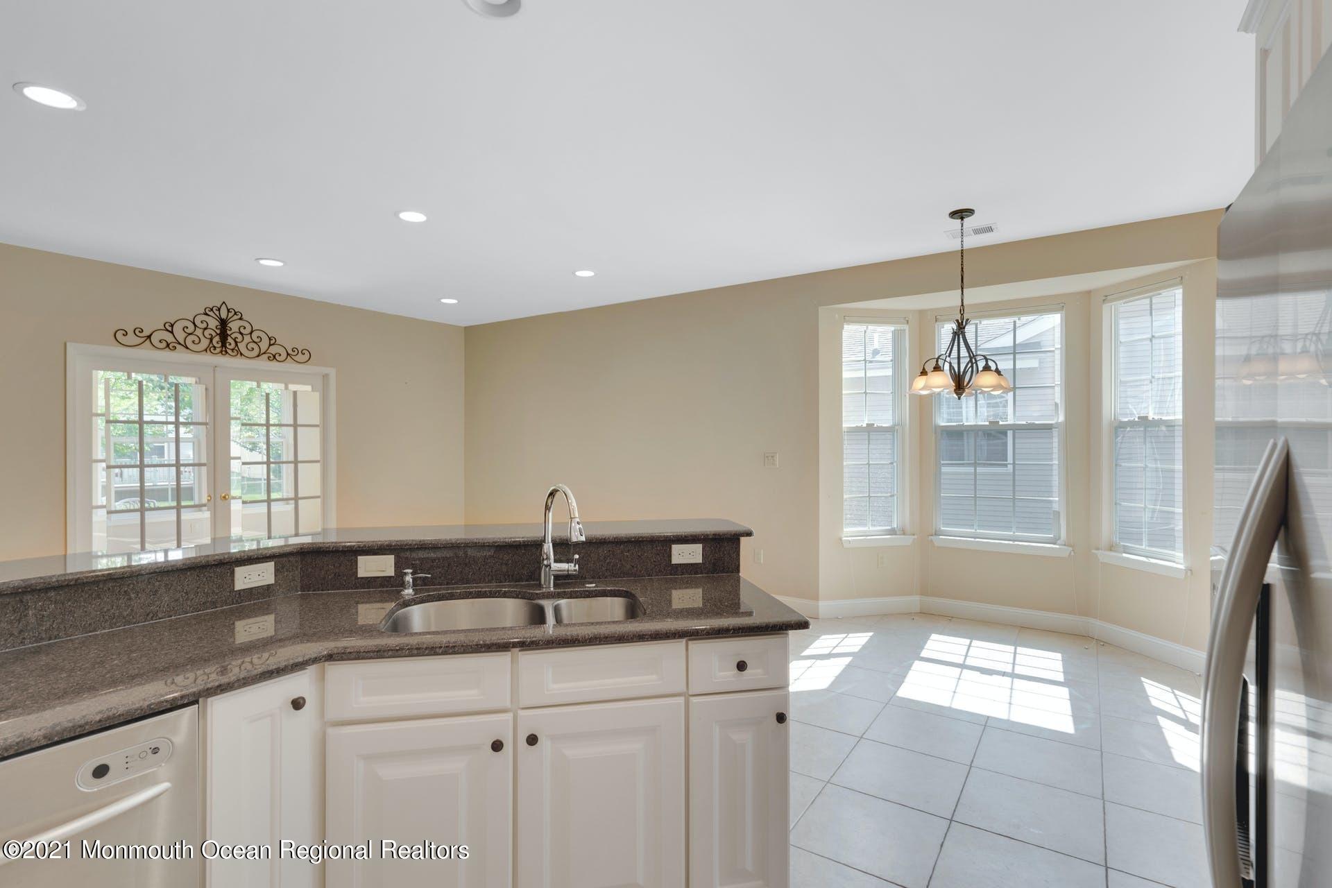 28 Hartack Road Manalapan, NJ 07726 - Photo 79 of 81 012-383685-210521-00598-81_10225603