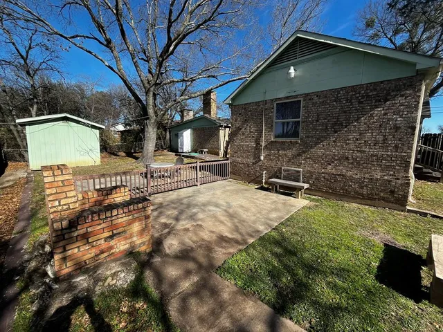 $2,150 | 923 North 9th Street, Midlothian, TX 76065