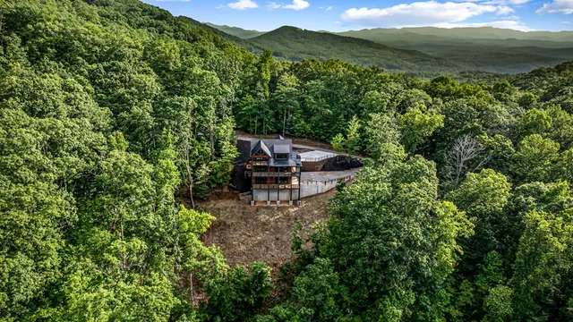 $1,199,900 | 395 Pontoosuc Drive, Mineral Bluff, GA 30559