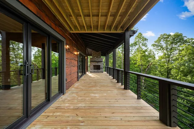 $1,199,900 | 395 Pontoosuc Drive, Mineral Bluff, GA 30559