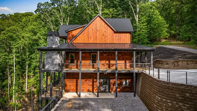 $1,199,900 | 395 Pontoosuc Drive, Mineral Bluff, GA 30559