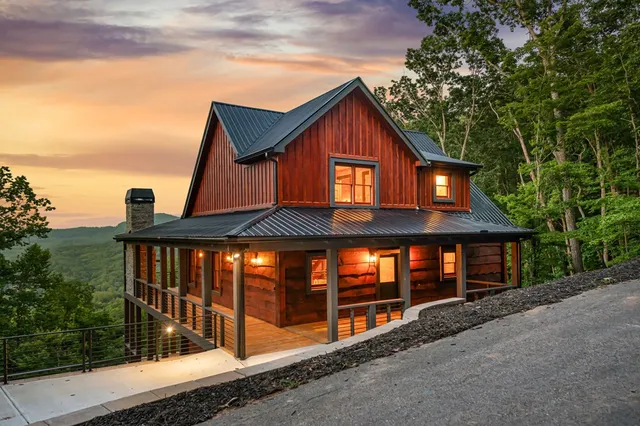 $1,199,900 | 395 Pontoosuc Drive, Mineral Bluff, GA 30559