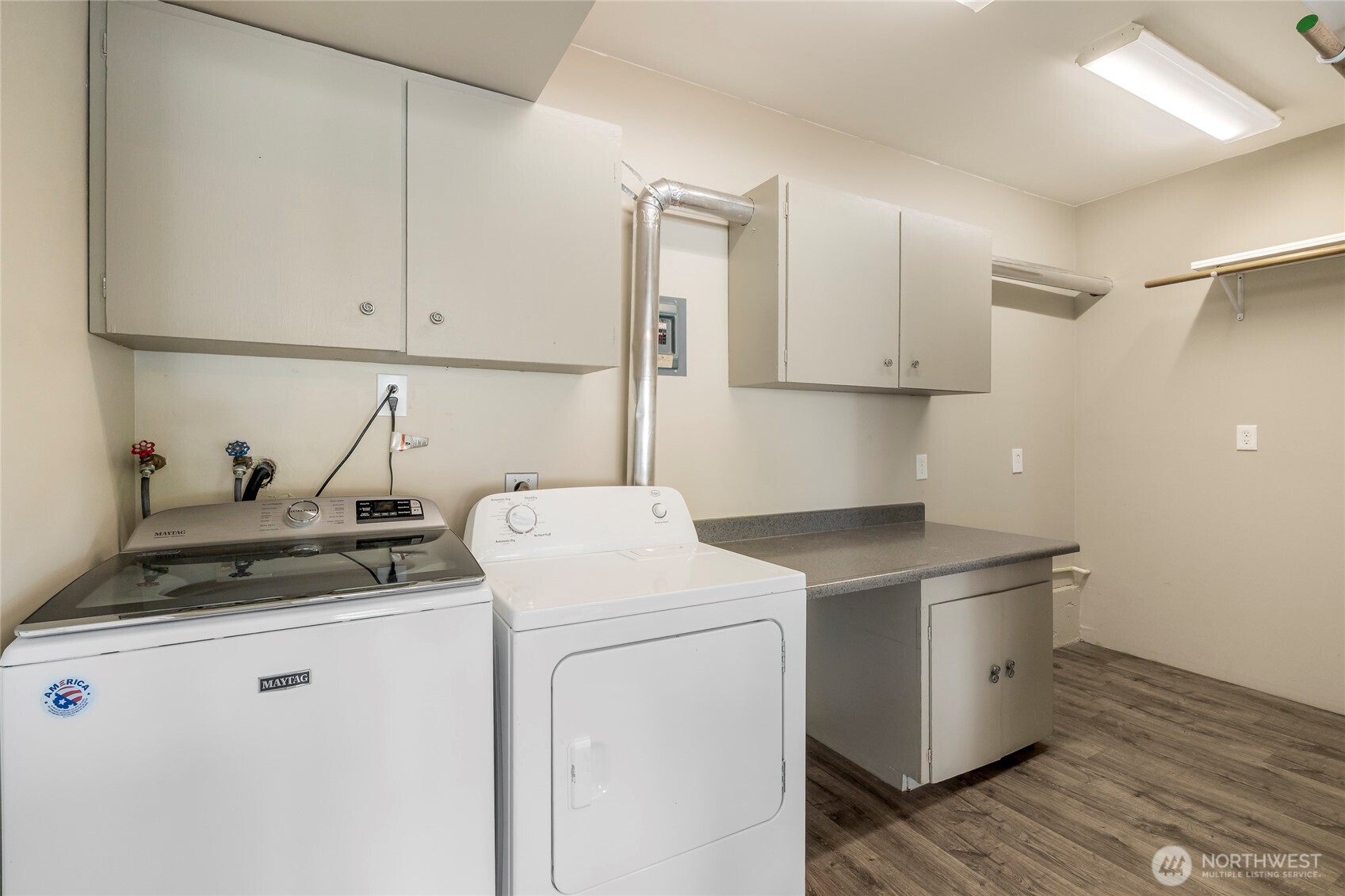 9537 South 213th Street Kent, WA 98031 - Photo 14 of 31 a utility room with closet dryer and washer