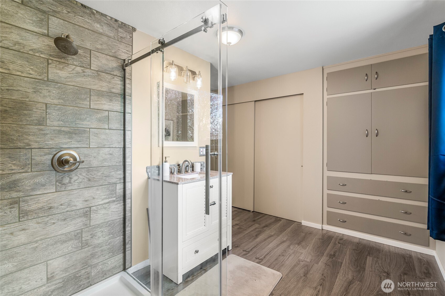 9537 South 213th Street Kent, WA 98031 - Photo 17 of 31 a view of a bathroom with a shower