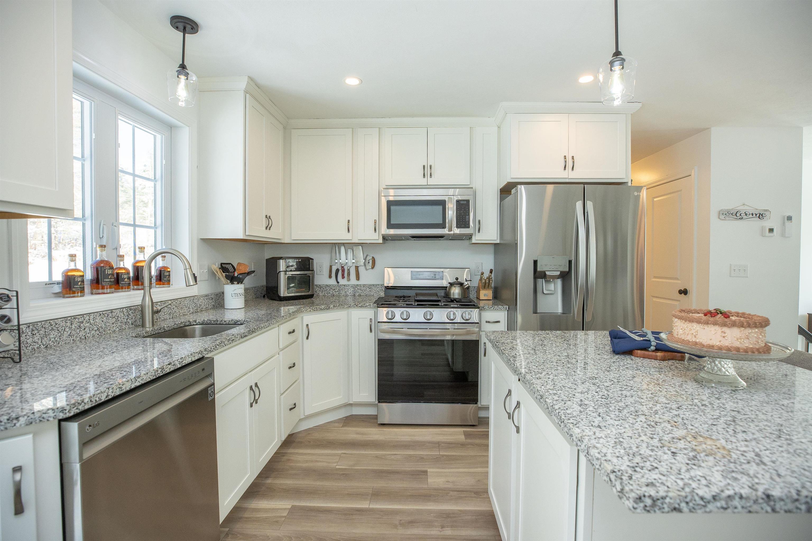 296 Royalston Road Fitzwilliam, NH 03447 - Photo 4 of 45