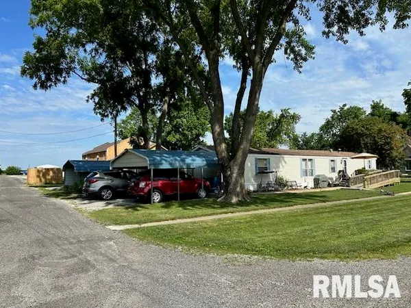 $499,000 | 102 Elm Street, Dawson, IL 62520