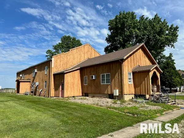 $499,000 | 102 Elm Street, Dawson, IL 62520
