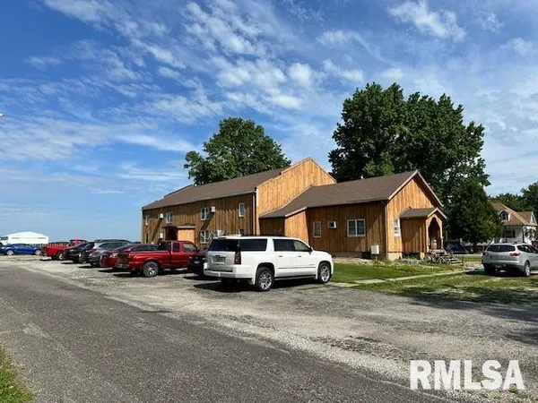 $499,000 | 102 Elm Street, Dawson, IL 62520