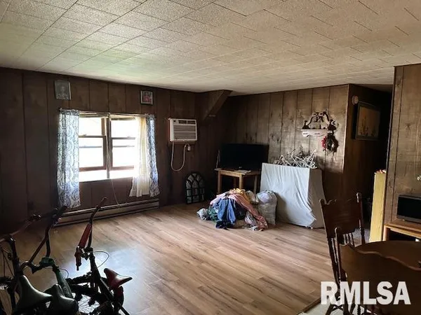 $499,000 | 102 Elm Street, Dawson, IL 62520