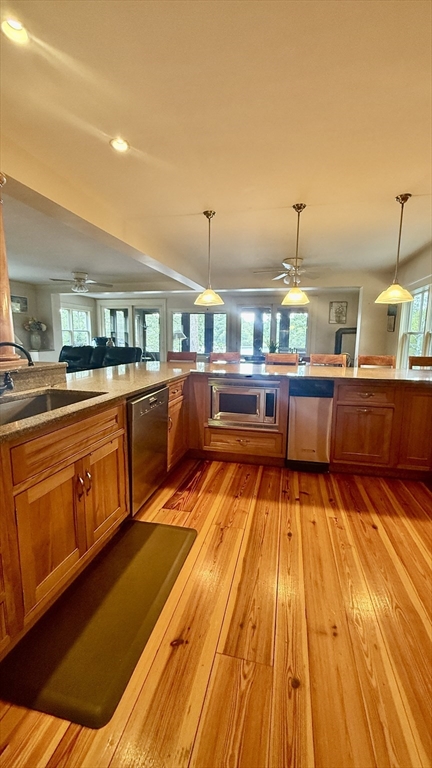 10 Wedge Pond Road, Unit 10 Winchester, MA 01890 - Photo 5 of 26