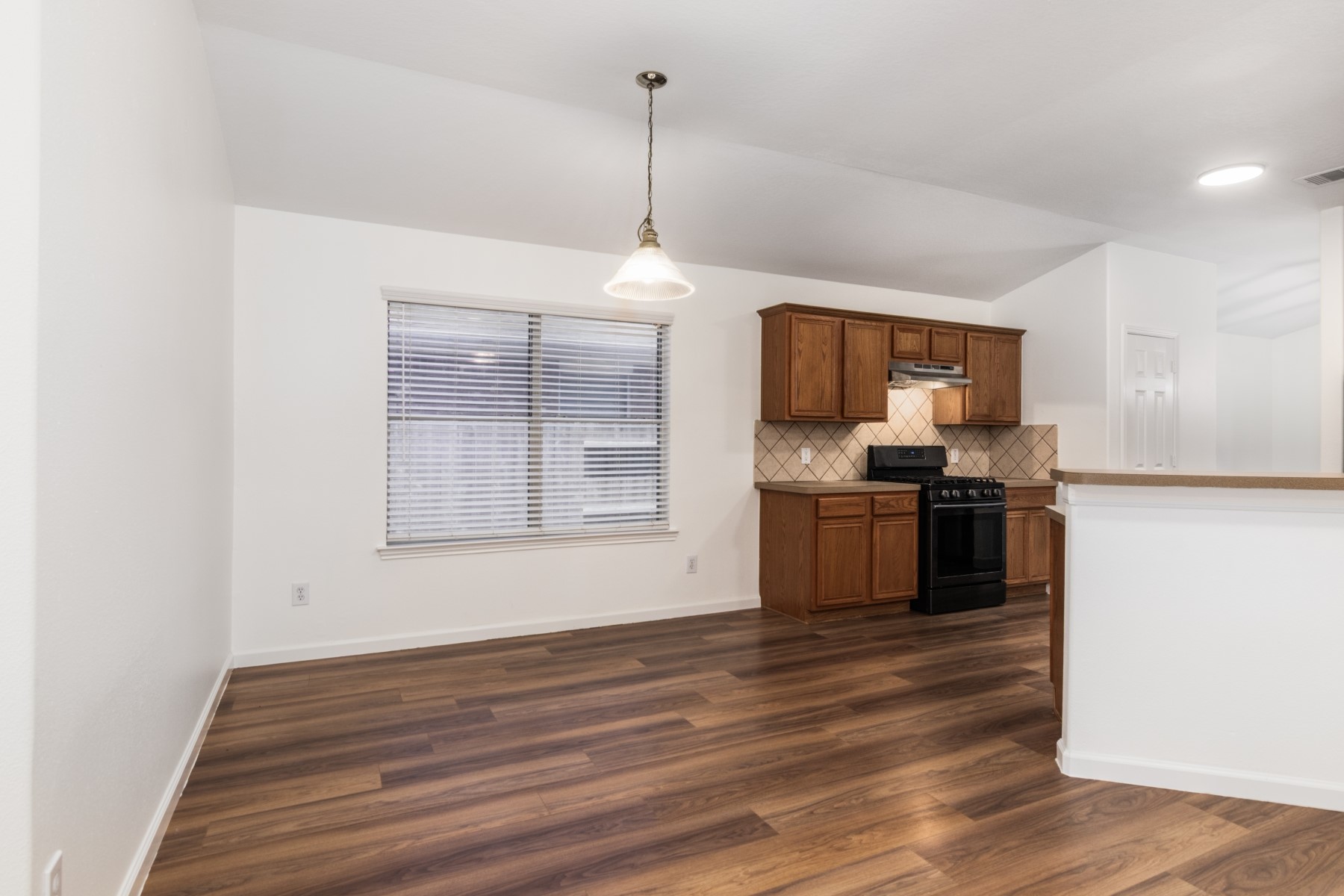 32350 Cross Spring Park Lane Conroe, TX 77385 - Photo 8 of 28