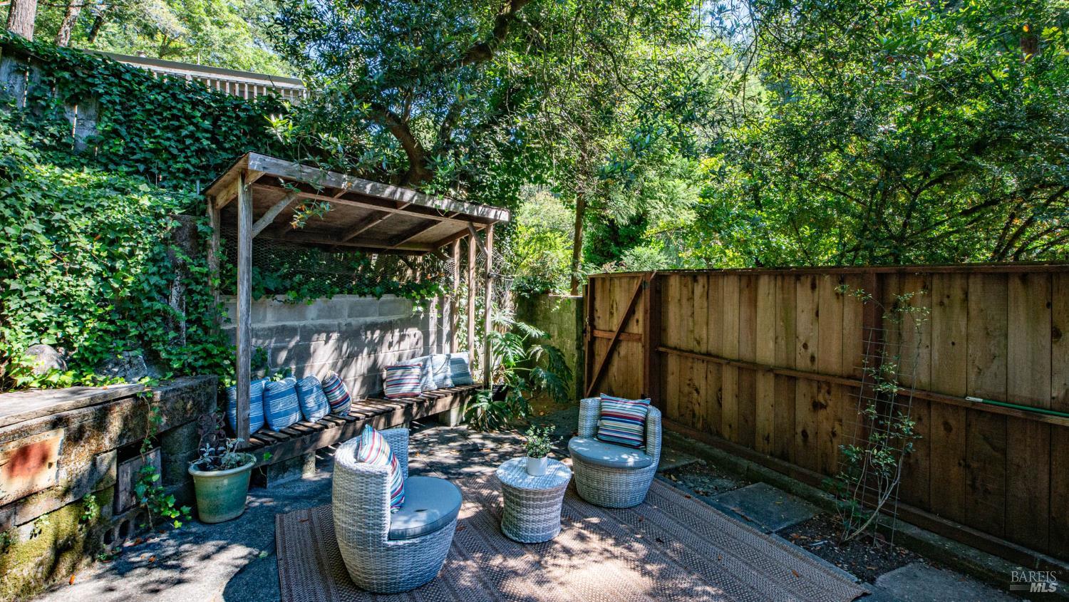 185 Tamal Road Forest Knolls, CA 94933 - Photo 10 of 41