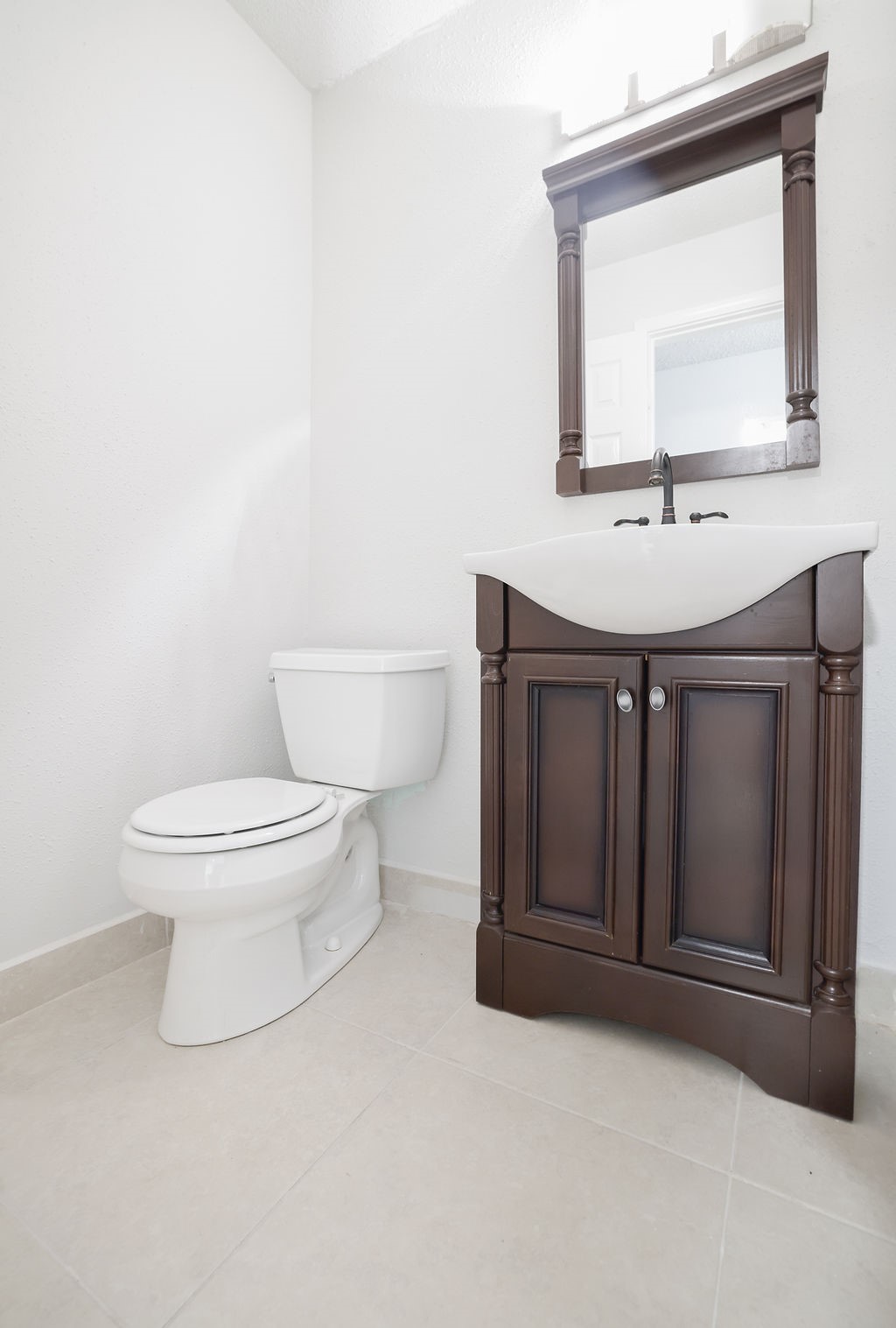 2503 McCue Road, Unit 6 Houston, TX 77056 - Photo 11 of 27 half bathroom