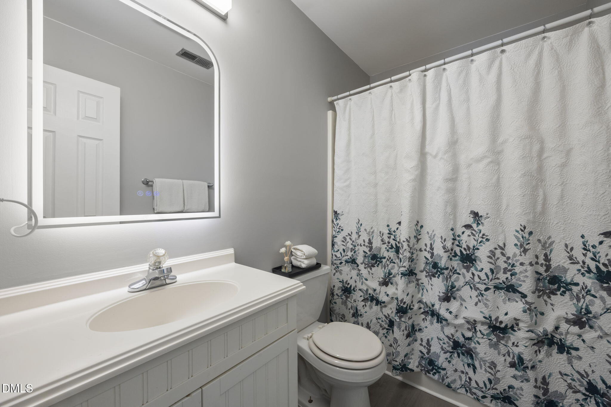 1005 Dual Parks Road Apex, NC 27502 - Photo 35 of 43 Hall bath