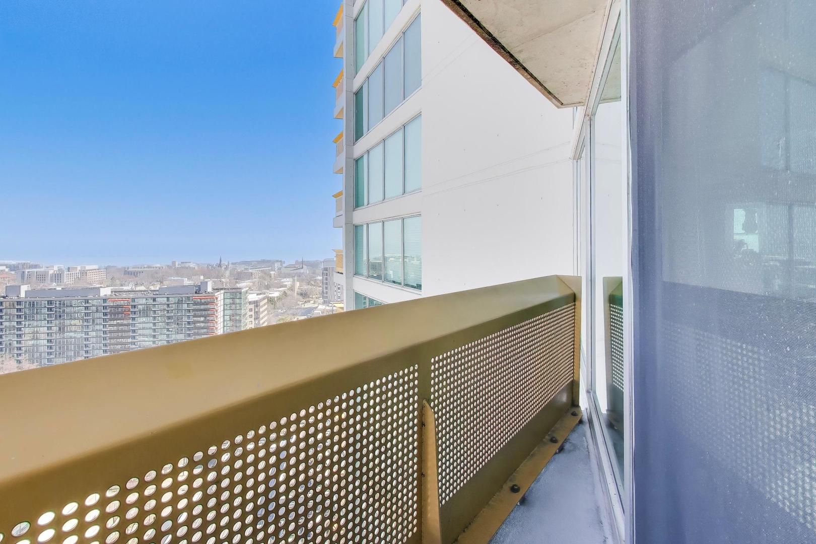 1720 Maple Avenue, Unit 2420 Evanston, IL 60201 - Photo 29 of 76 a view of balcony with ocean view