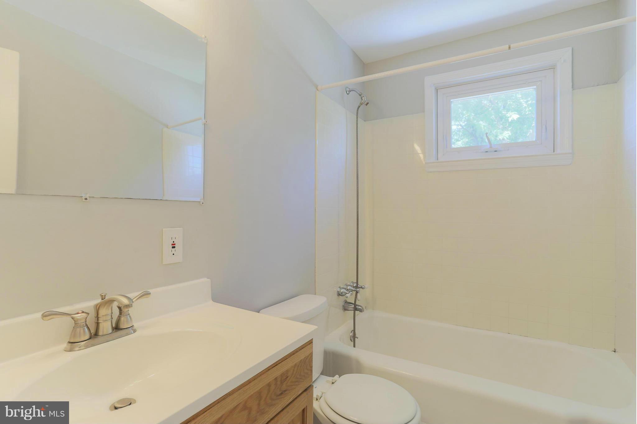 1300 Halstead Road Baltimore, MD 21234 - Photo 8 of 15 Interior (General)