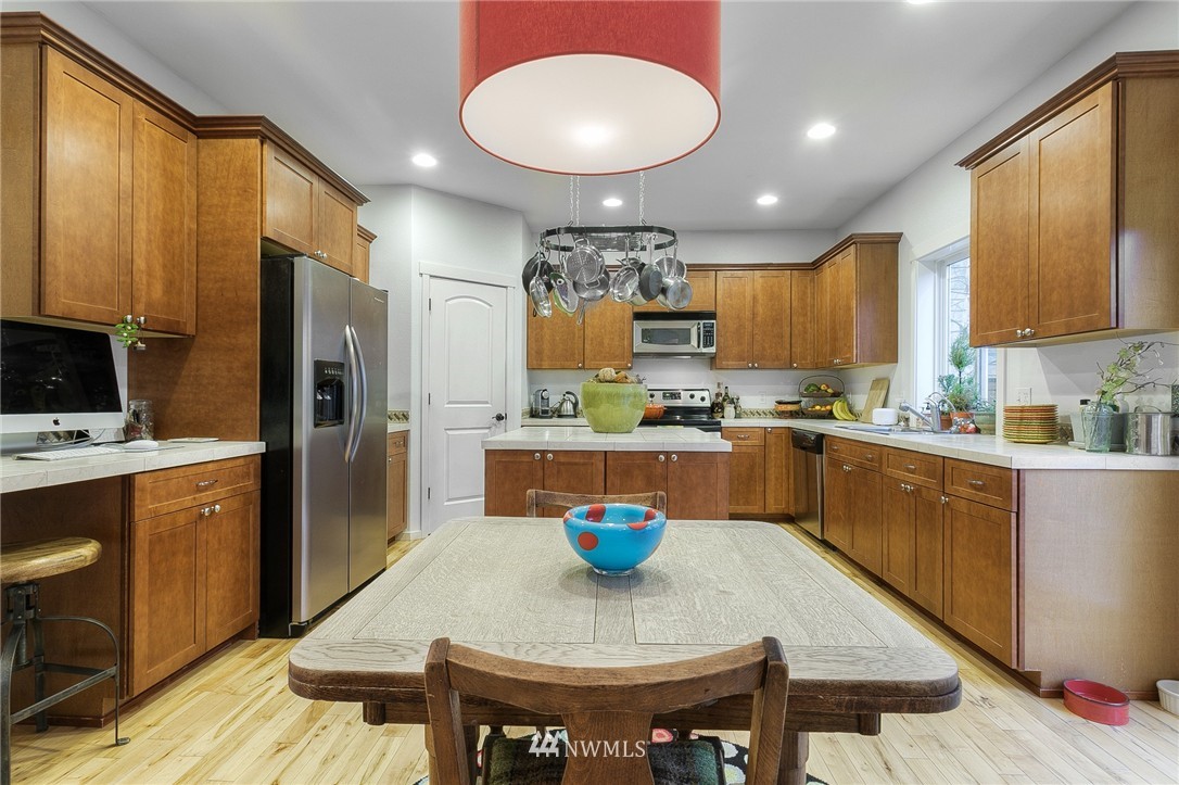 6732 Southeast 3rd Street Renton, WA 98059 - Photo 8 of 23