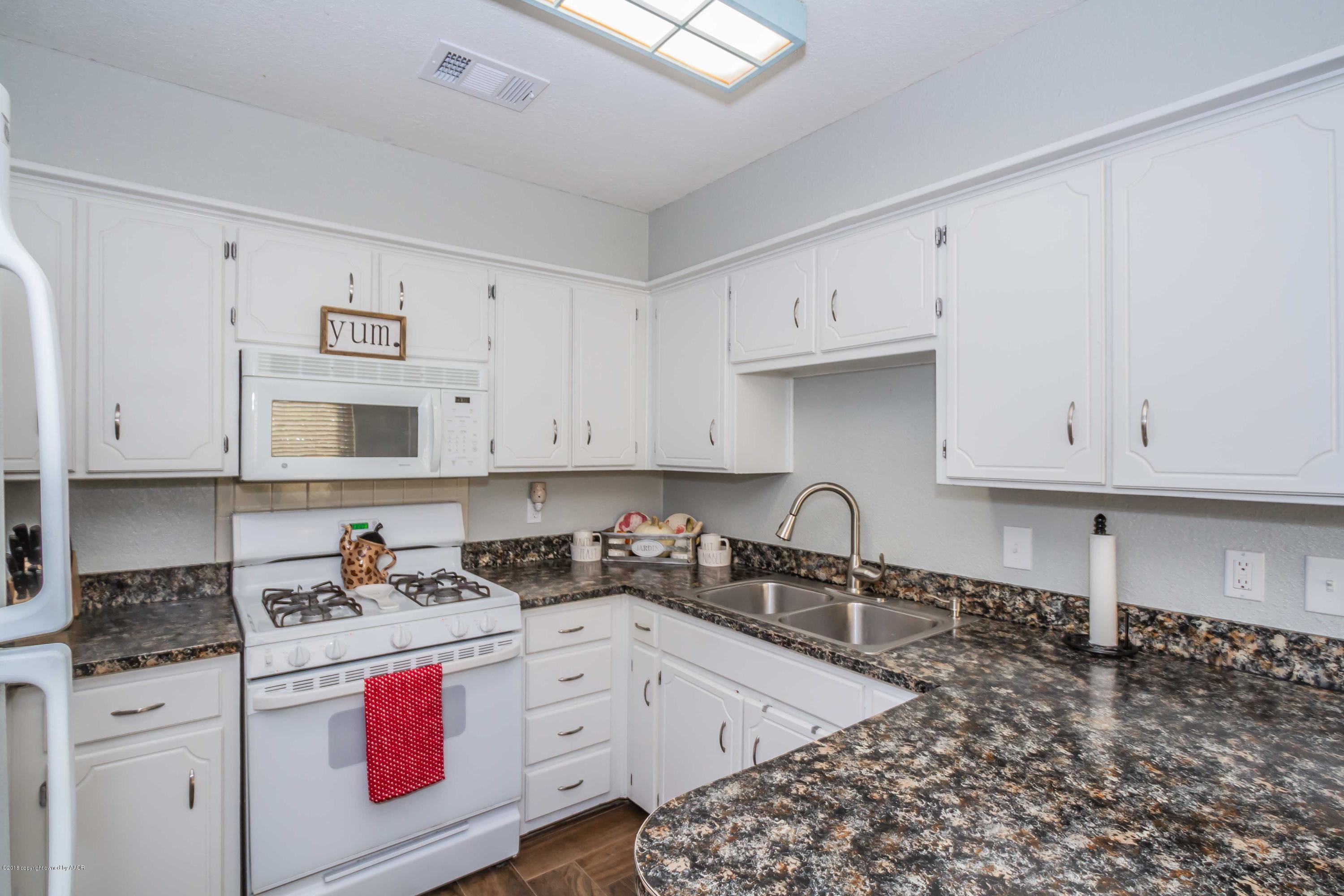 5325 Wheeler Lane Amarillo, TX 79110 - Photo 7 of 24 KITCHEN VIEW 1