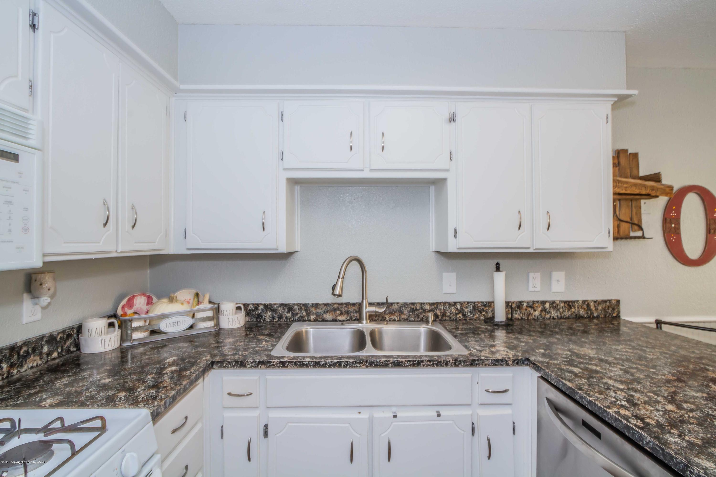5325 Wheeler Lane Amarillo, TX 79110 - Photo 8 of 24 KITCHEN VIEW 2
