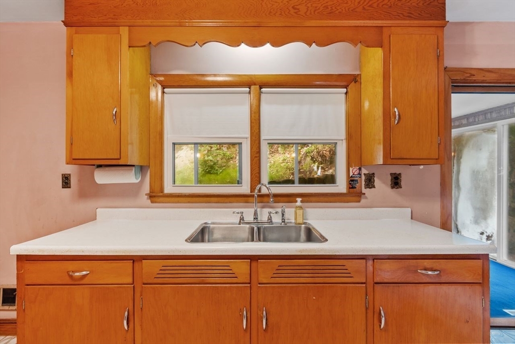 20 Greenwood Road Peabody, MA 01960 - Photo 5 of 42 Gallery Image 5