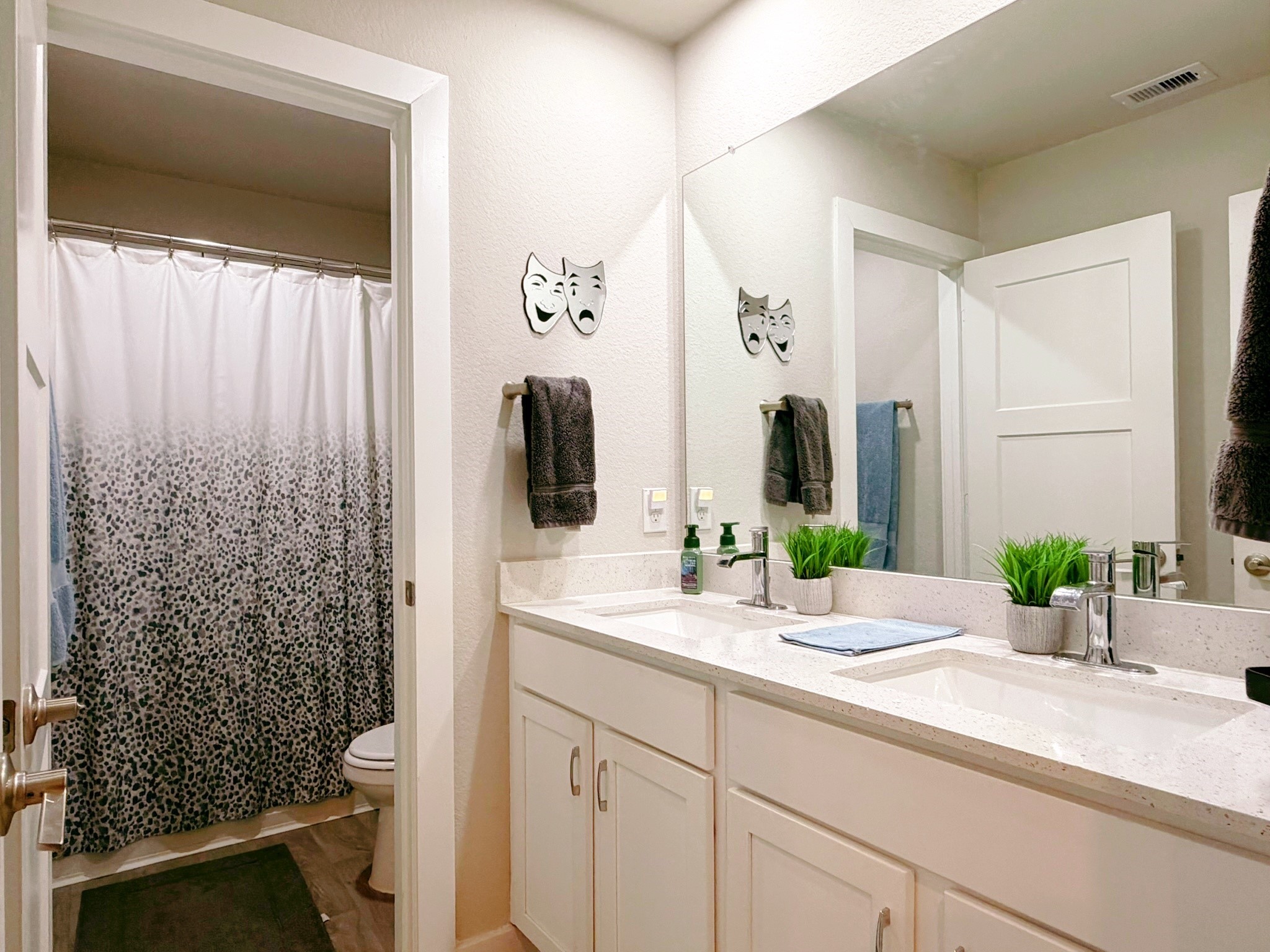 14003 Moose Creek Lane Conroe, TX 77384 - Photo 24 of 37 a bathroom with a sink and a mirror
