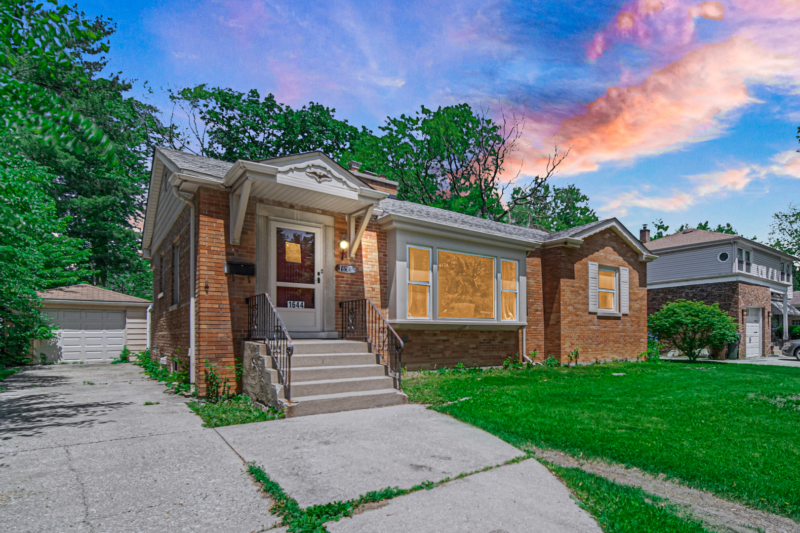 1644 West 187th Street Homewood, IL 60430 - Photo 4 of 24 a front view of a house with garden