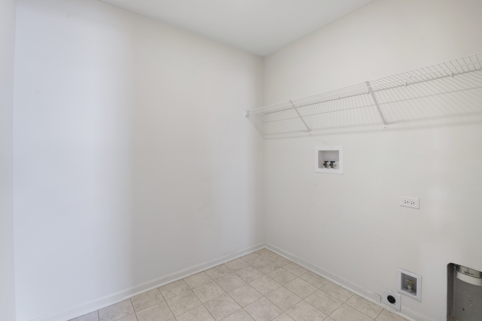 485 Stone Bluff Drive Romeoville, IL 60446 - Photo 23 of 35 a view of a small space