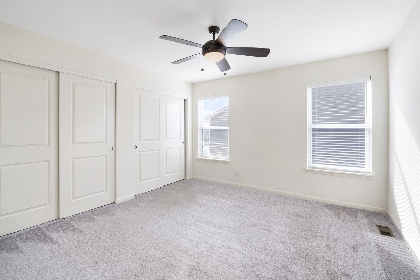 485 Stone Bluff Drive Romeoville, IL 60446 - Photo 27 of 35 a view of an empty room with a window