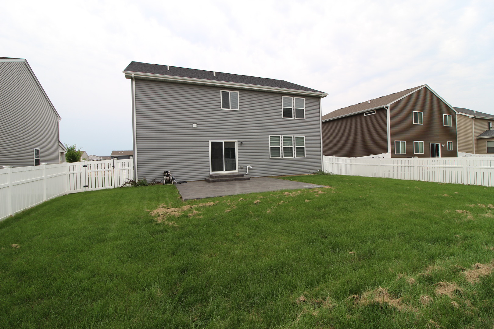 485 Stone Bluff Drive Romeoville, IL 60446 - Photo 33 of 35 a front view of house with yard and green space
