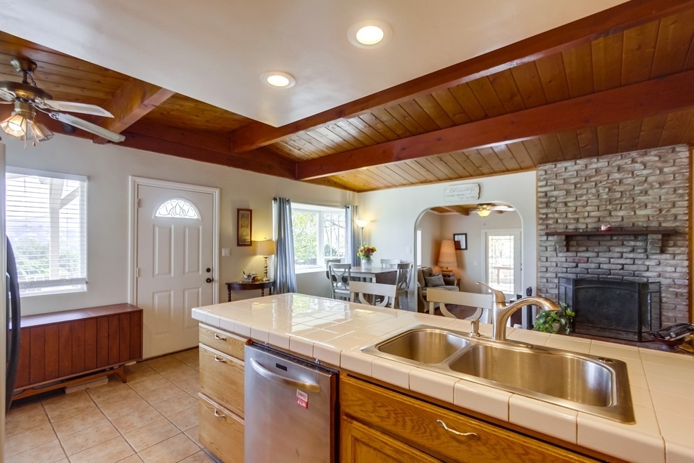 11813 Altadena Road Lakeside, CA 92040 - Photo 7 of 22